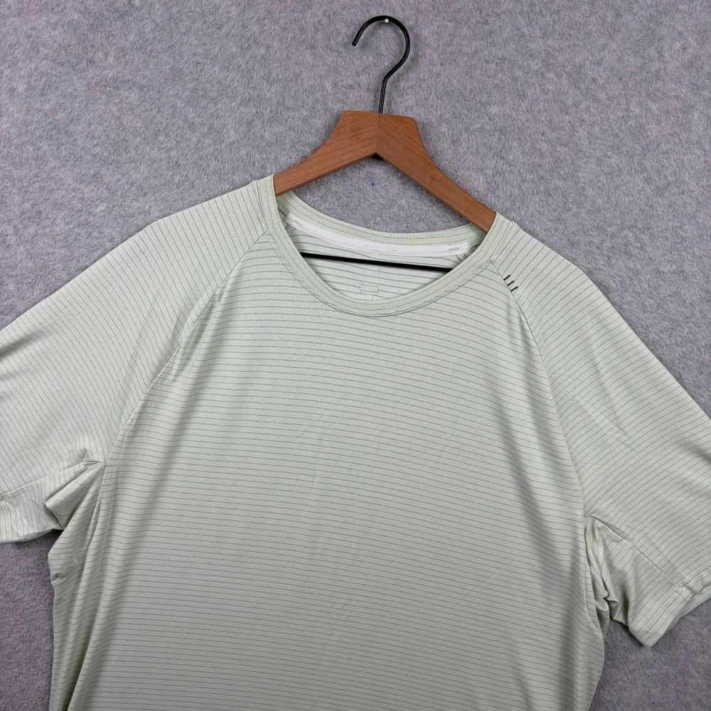 Lululemon Drysense Shirt Mens 2XL Light Green Short Sleeve Curve Hem Stretch Gym